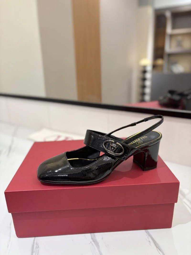 Soft Valentino Sandals 36711