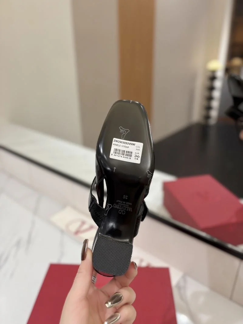 Soft Valentino Sandals 36711