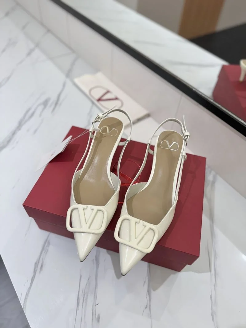 Classic Valentino Sandals 36681
