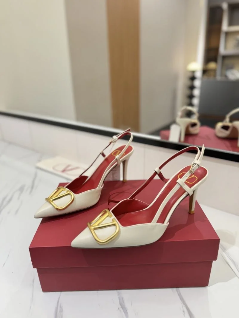 Effortless Valentino Sandals 36656