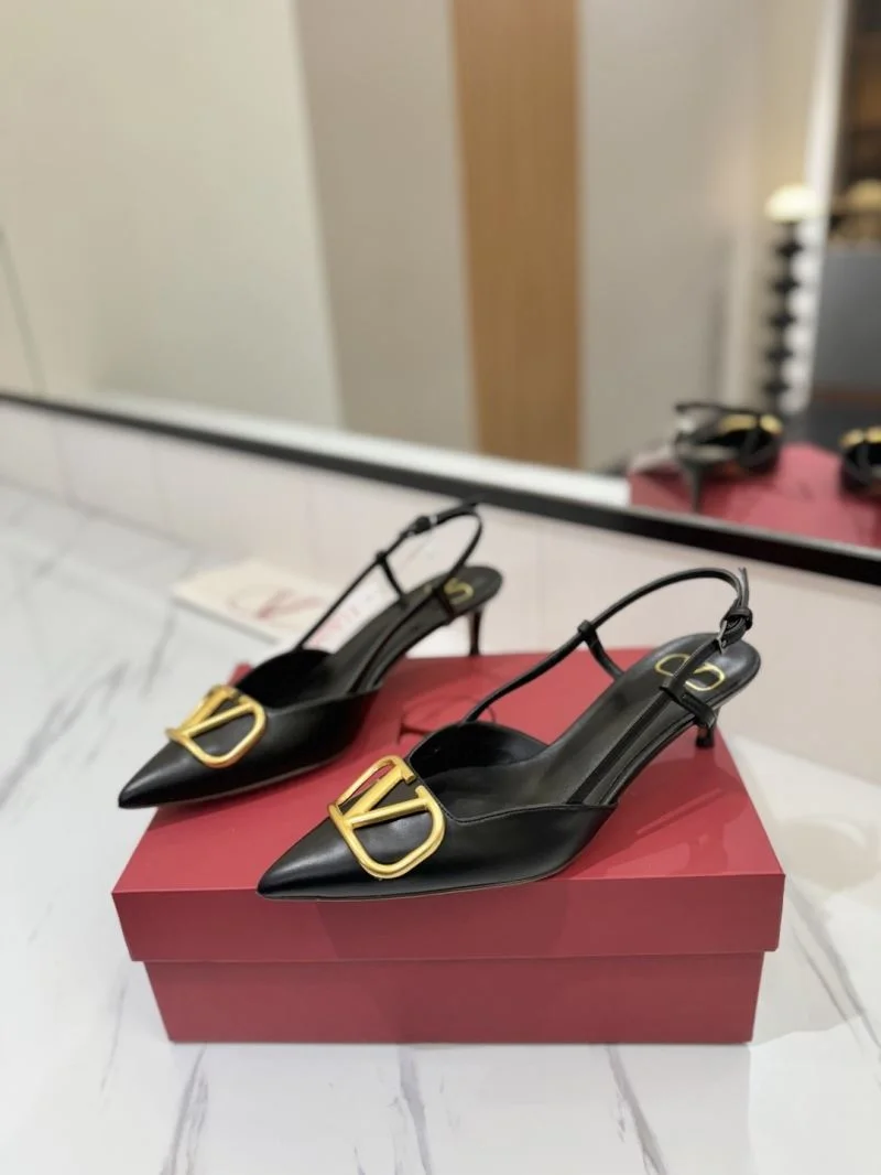 Unique Valentino Sandals 36646