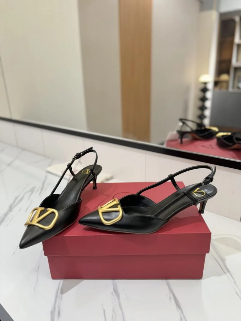 Unique Valentino Sandals 36646