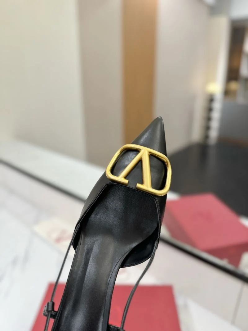 Unique Valentino Sandals 36646