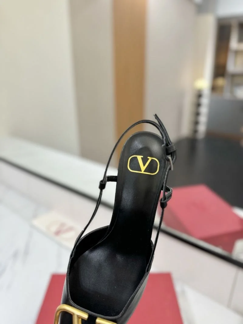 Unique Valentino Sandals 36646