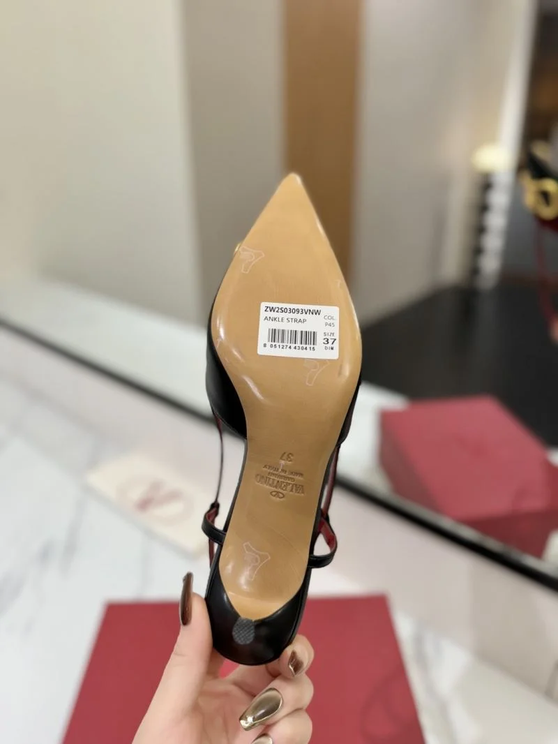 Unique Valentino Sandals 36646
