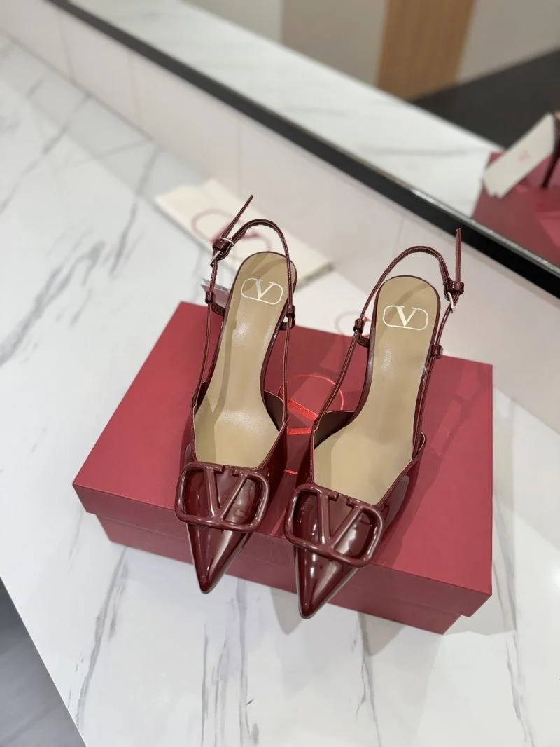 Fashionable Valentino Sandals 36617