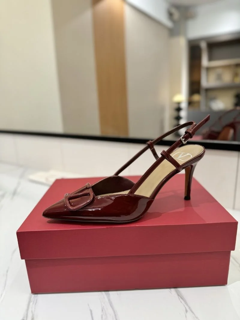 Fashionable Valentino Sandals 36617