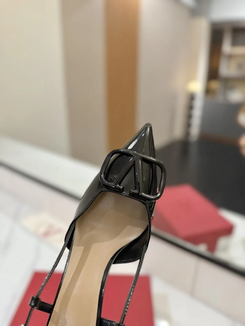 WrinkleFree Valentino Sandals 36619