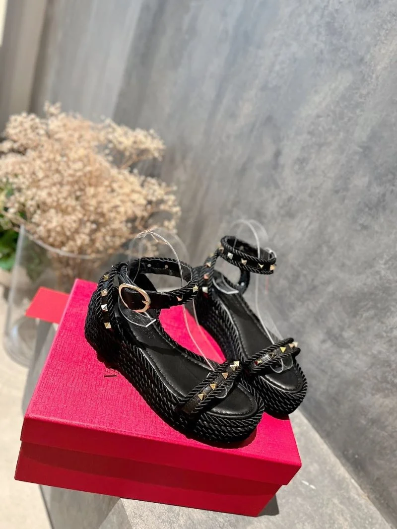 Affordable Valentino Sandals 36610