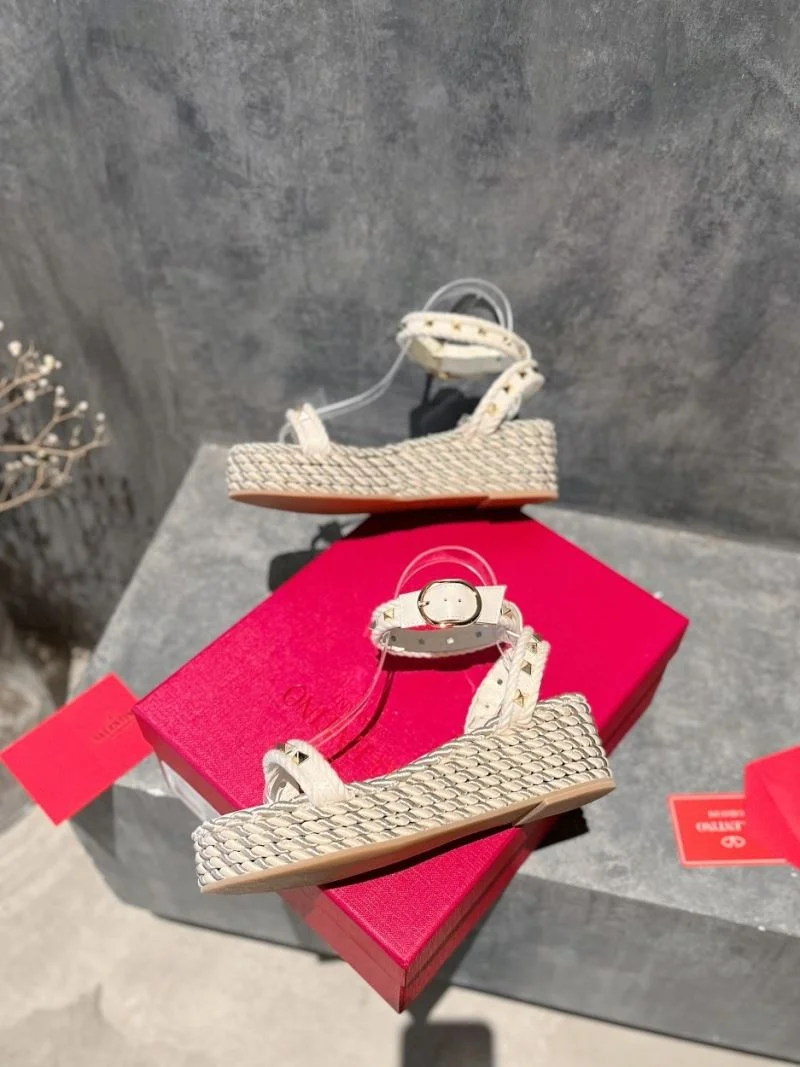 Valentino Sandals Trendy 36613