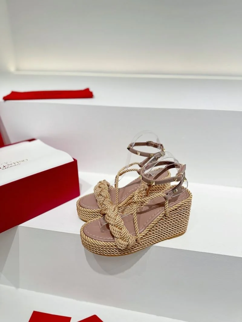 RelaxedFit Valentino Sandals 36612