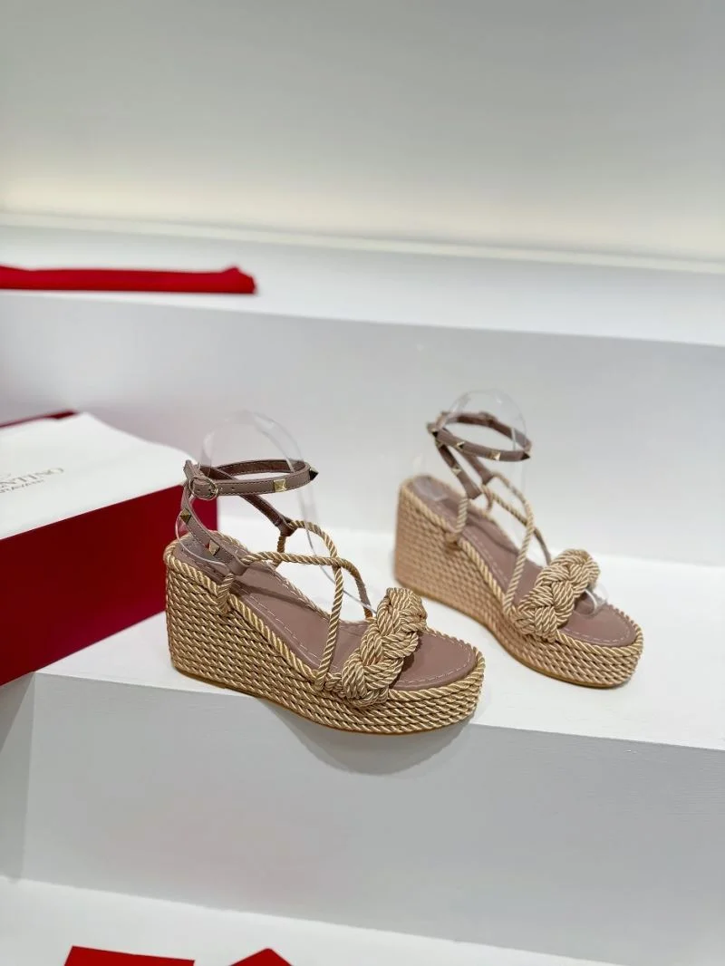 RelaxedFit Valentino Sandals 36612