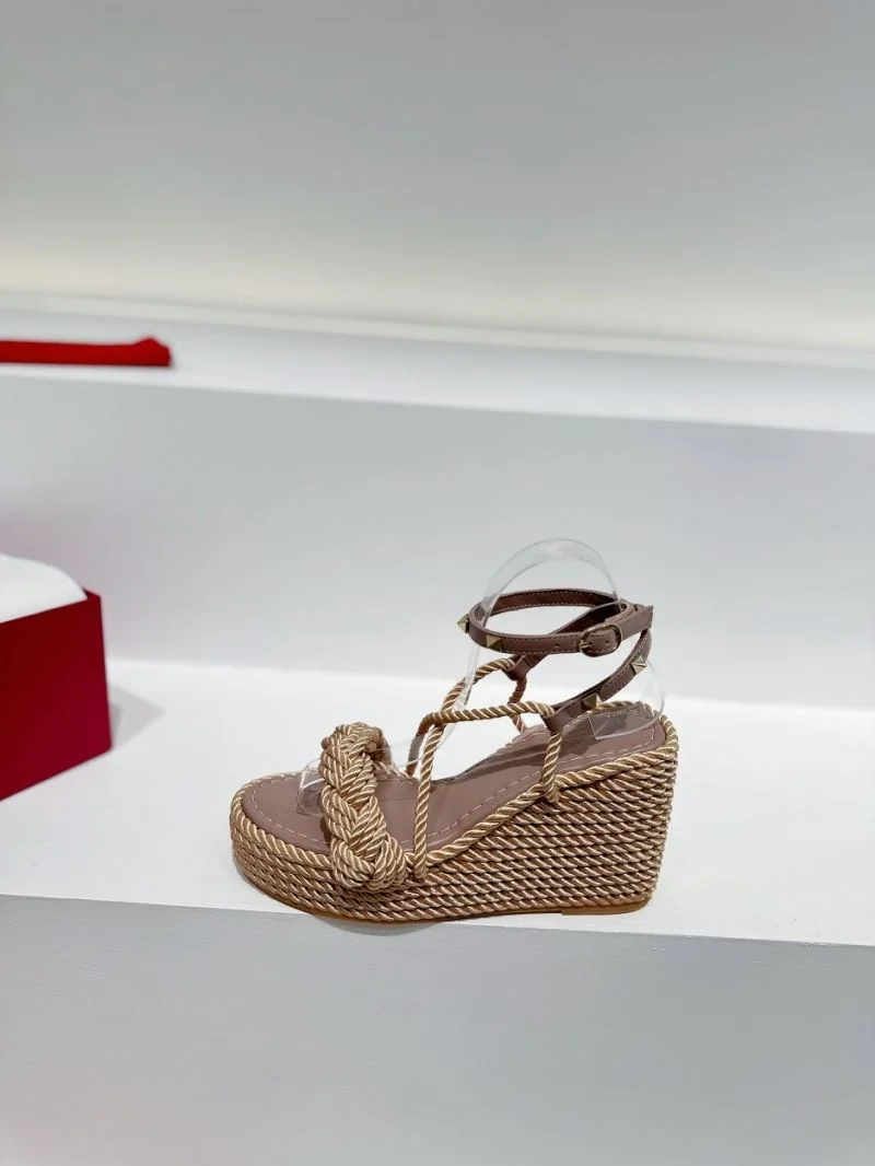 RelaxedFit Valentino Sandals 36612