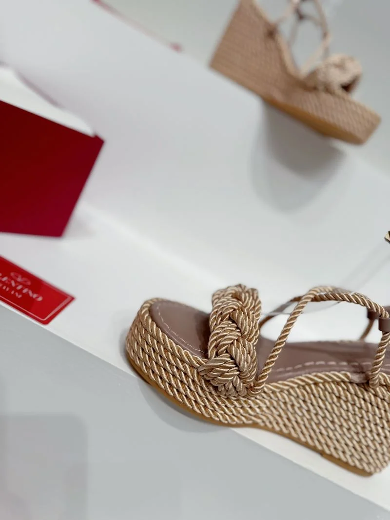 RelaxedFit Valentino Sandals 36612