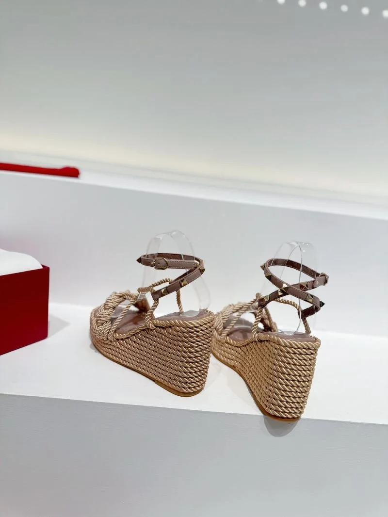 RelaxedFit Valentino Sandals 36612