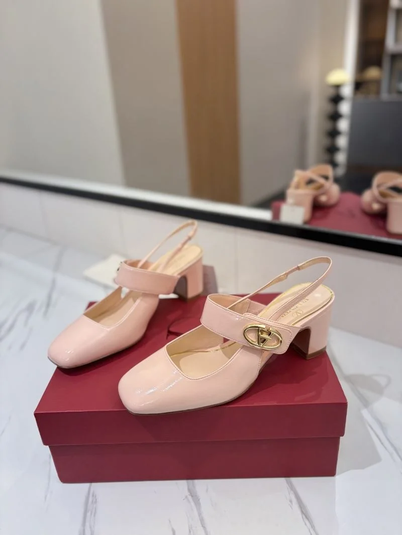 Reliable Valentino Sandals 36608