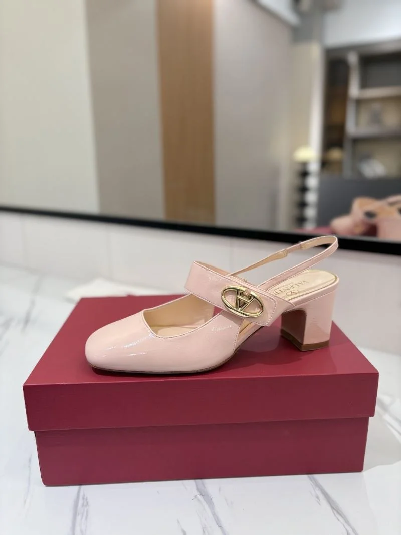 Reliable Valentino Sandals 36608