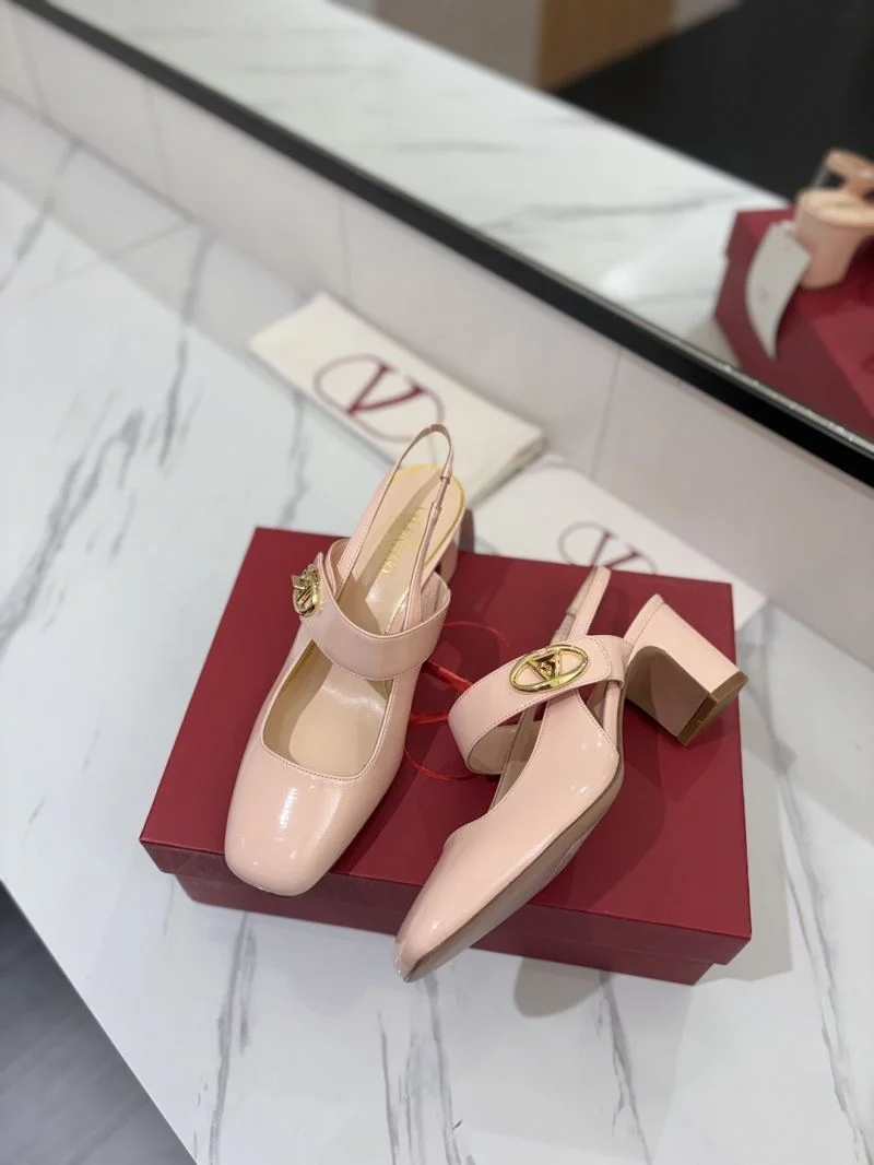 Reliable Valentino Sandals 36608