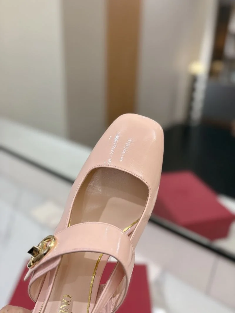 Reliable Valentino Sandals 36608