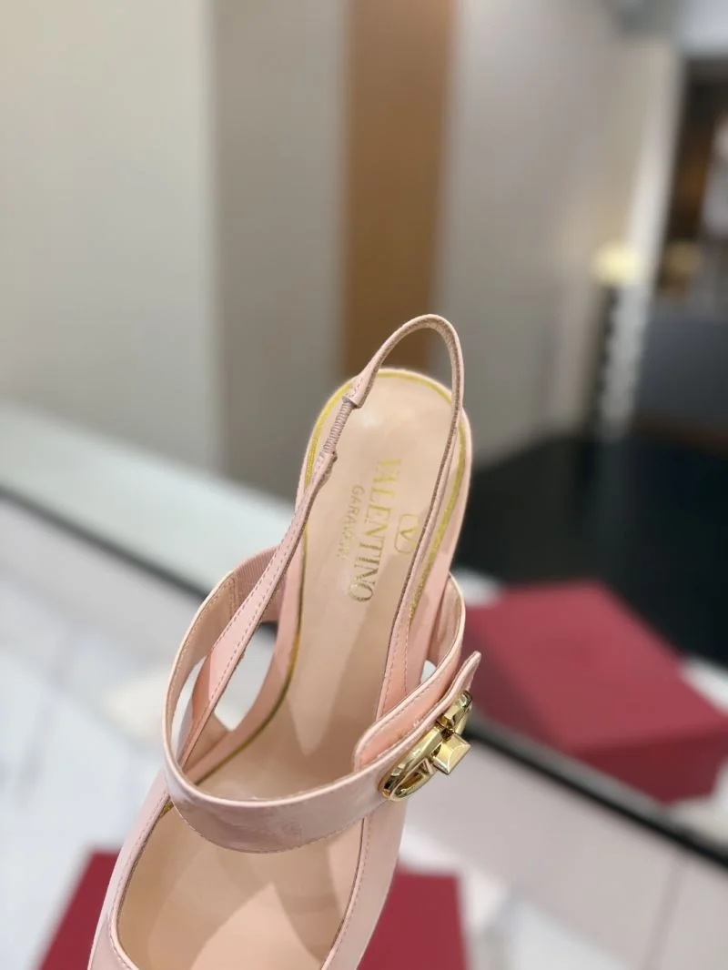 Reliable Valentino Sandals 36608