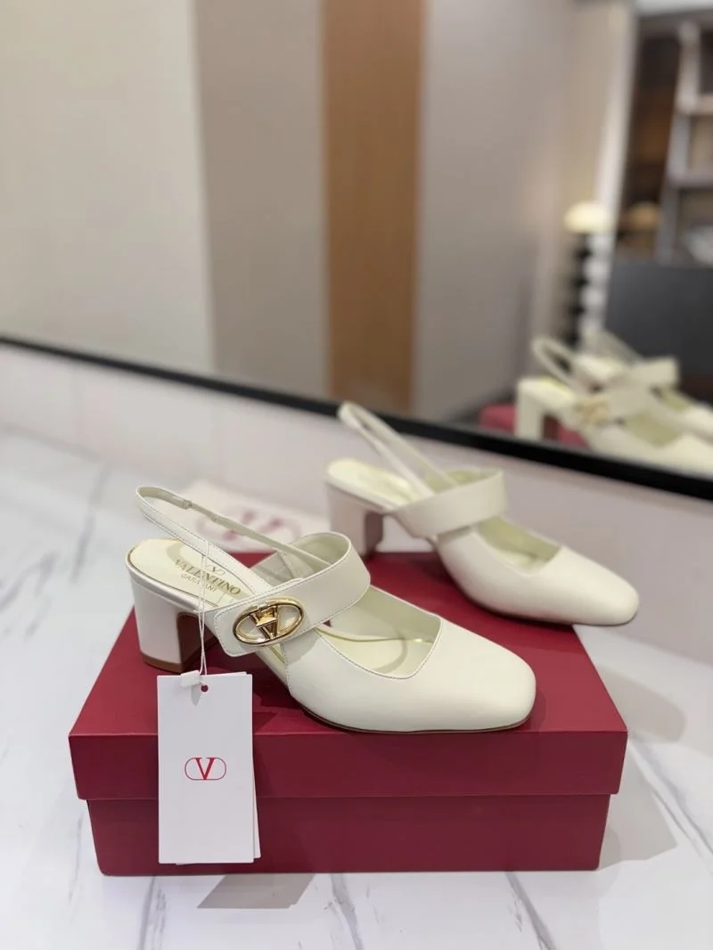 Valentino Sandals NewStyle 36622