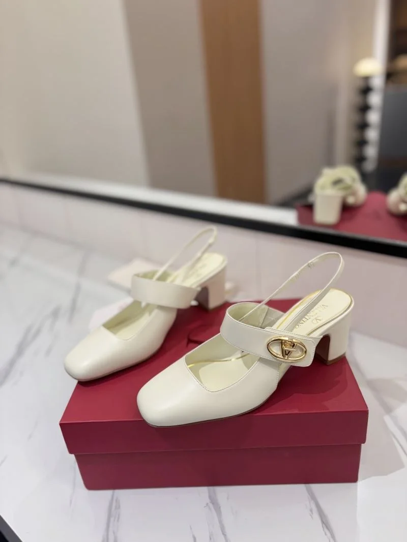 Valentino Sandals NewStyle 36622