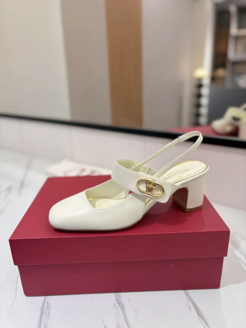 Valentino Sandals NewStyle 36622