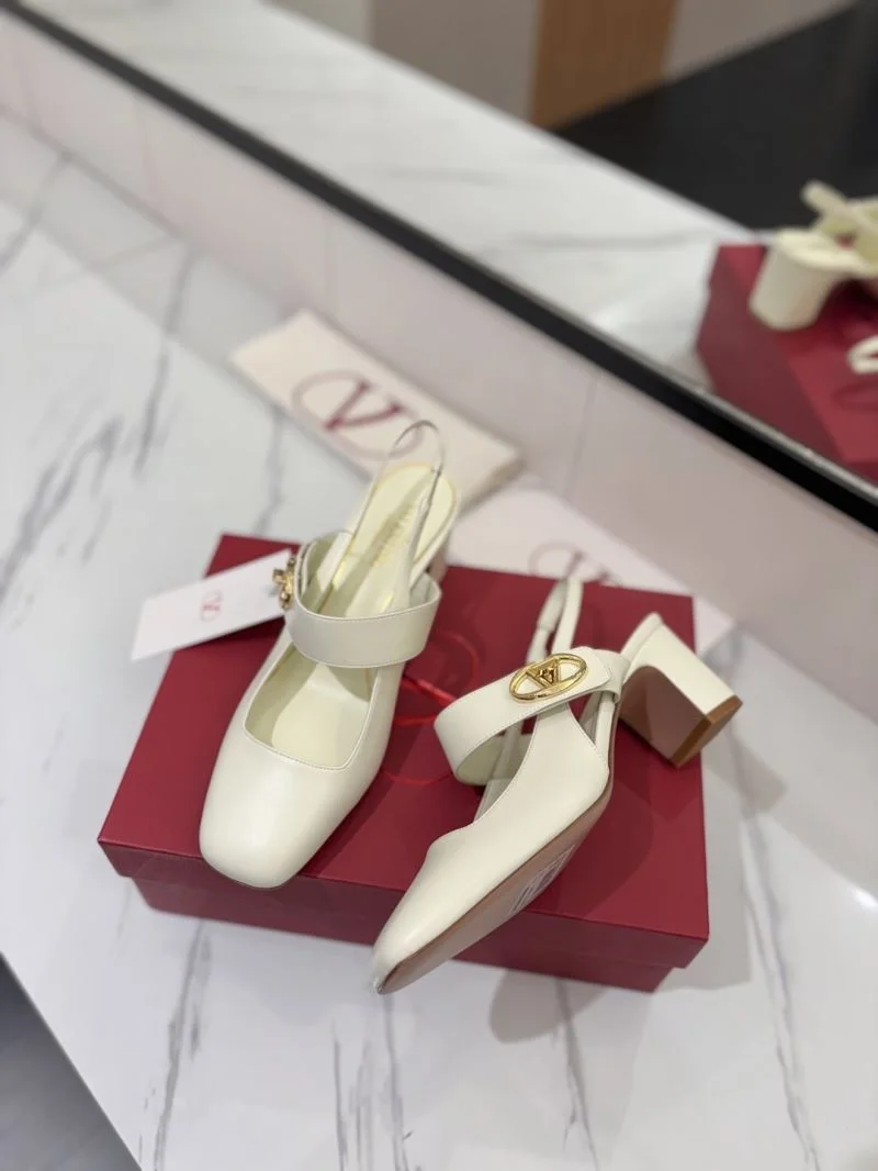 Valentino Sandals NewStyle 36622