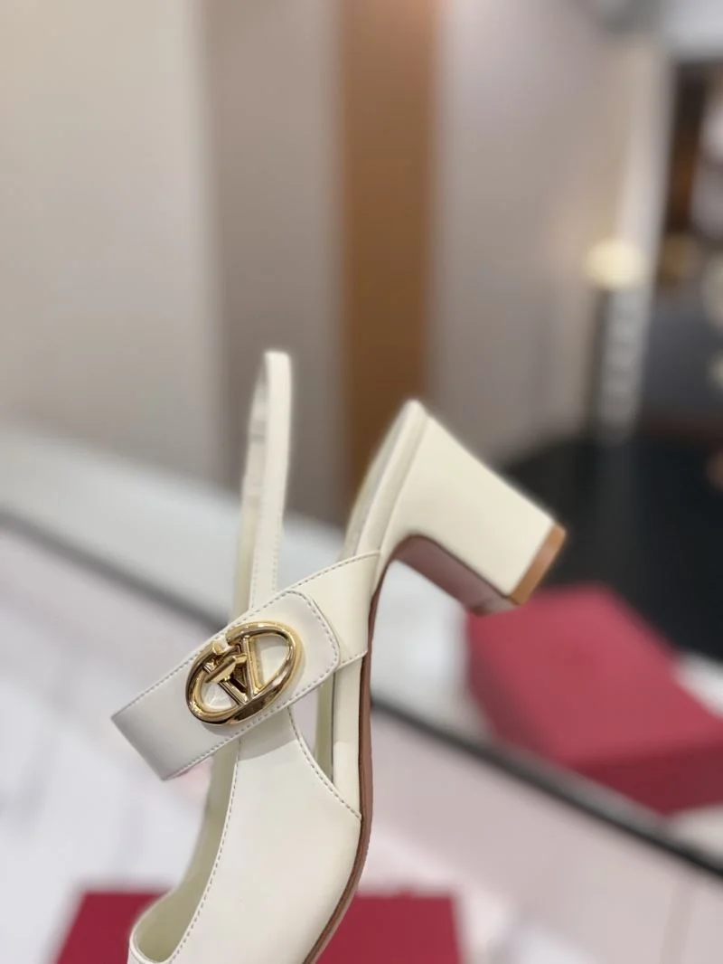 Valentino Sandals NewStyle 36622