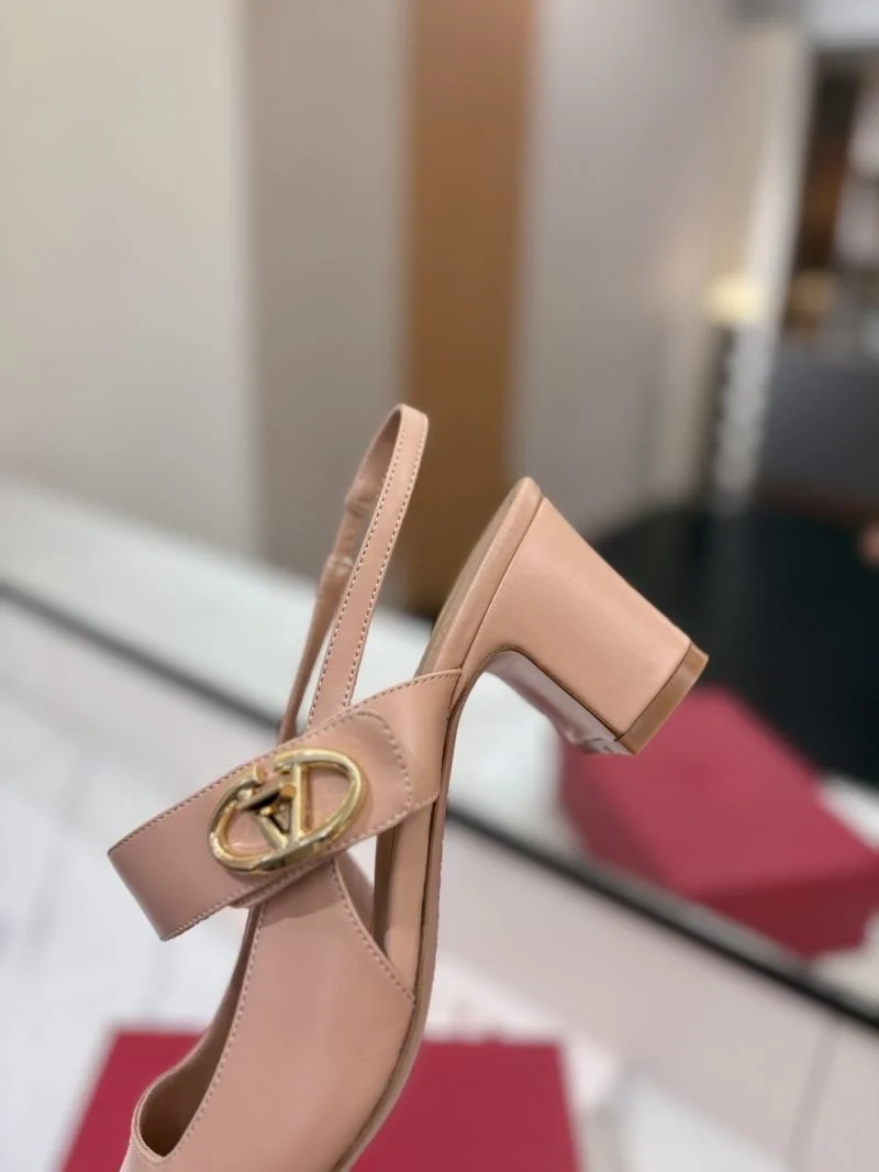 Valentino Sandals Supportive 36604
