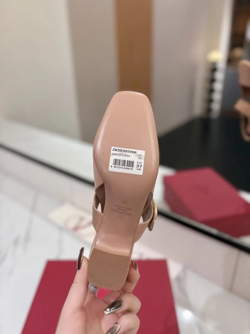 Valentino Sandals Supportive 36604