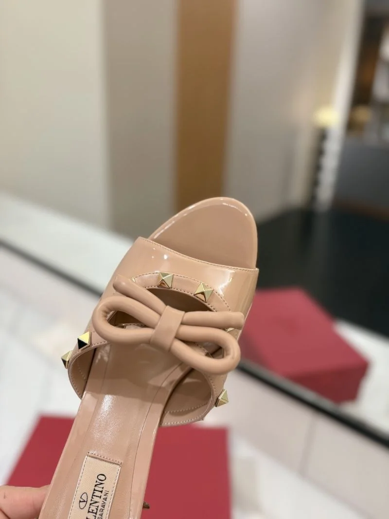 Comfortable Valentino Sandals 36580