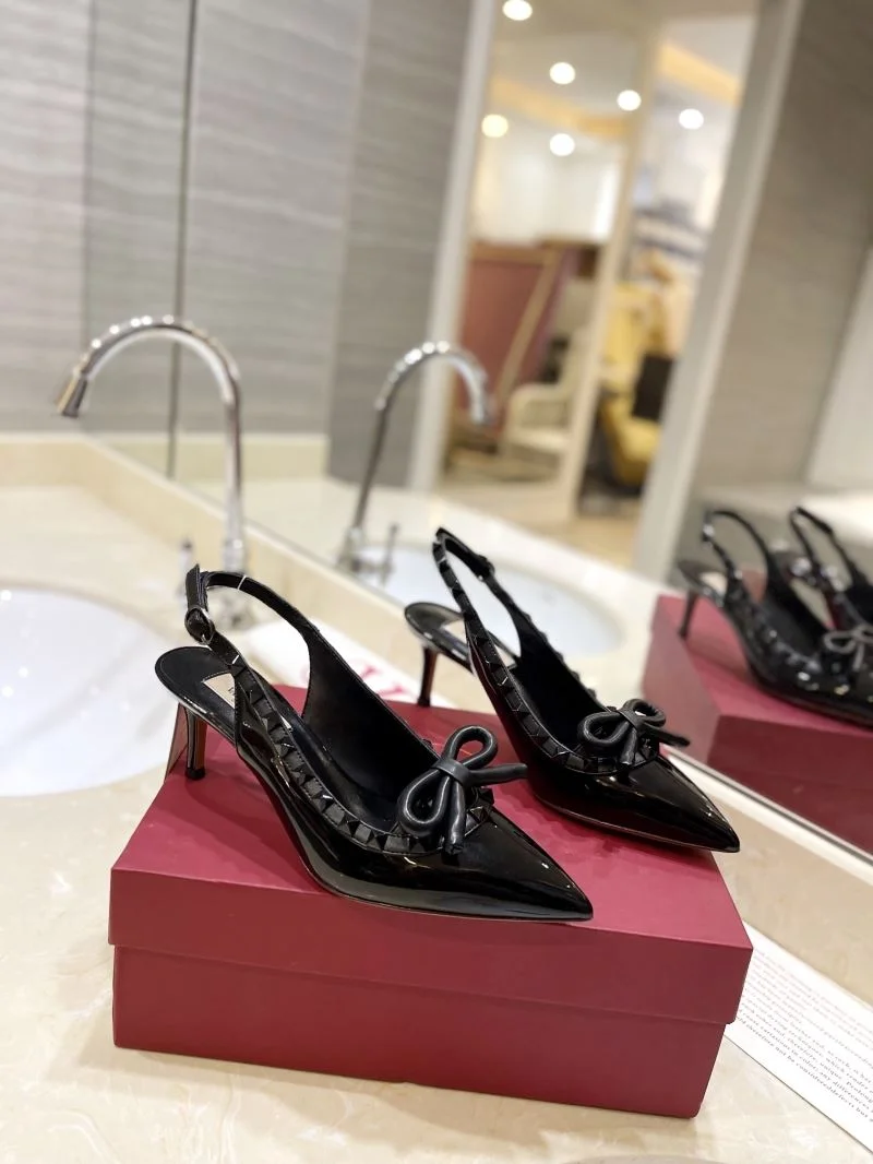 Flexible Valentino Sandals 36575