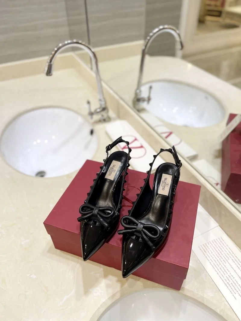 Flexible Valentino Sandals 36575
