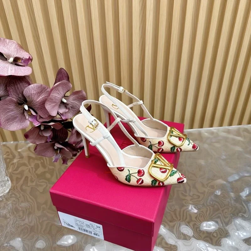 Snug Valentino Sandals 36376