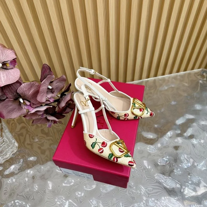 Snug Valentino Sandals 36376
