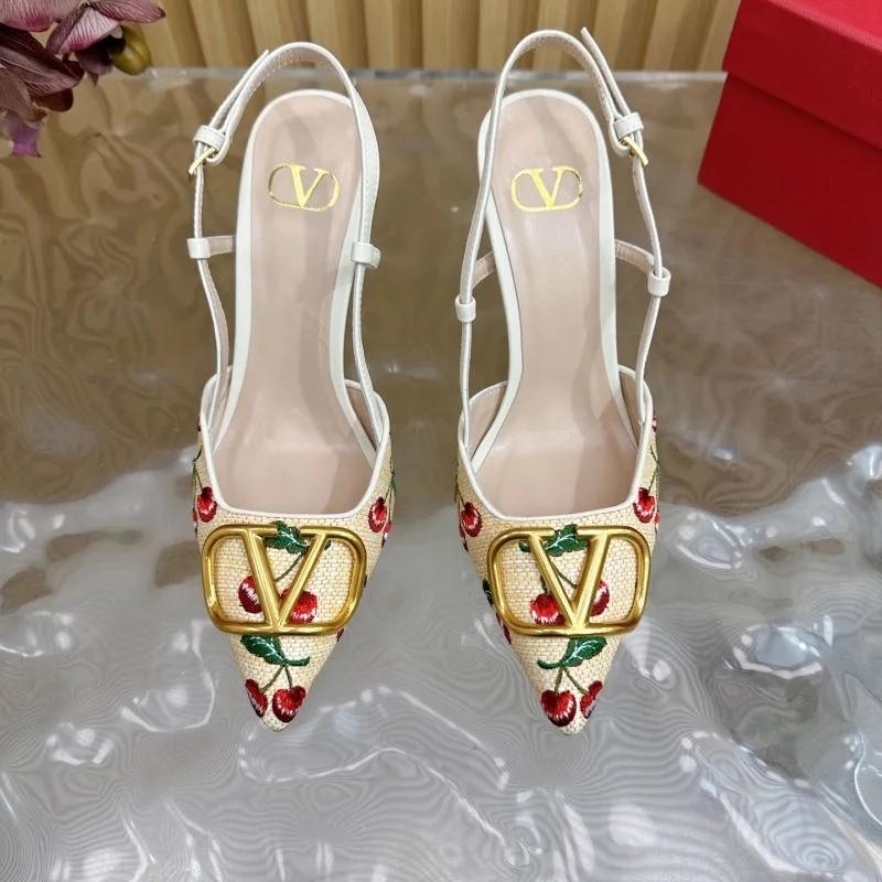 Snug Valentino Sandals 36376