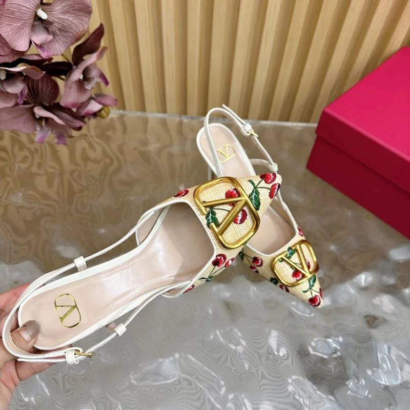Snug Valentino Sandals 36376