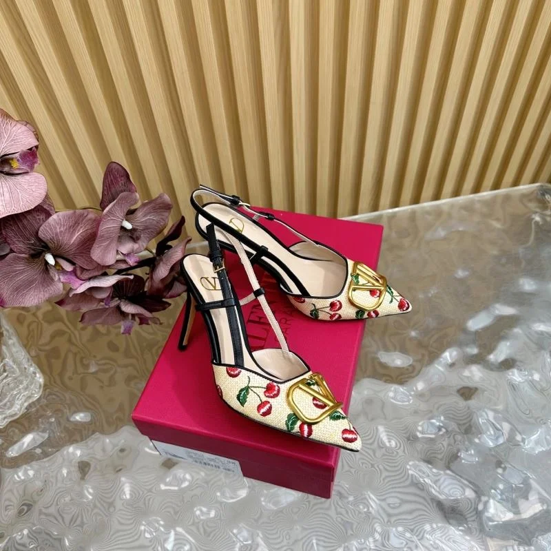 Cozy Valentino Sandals 36367