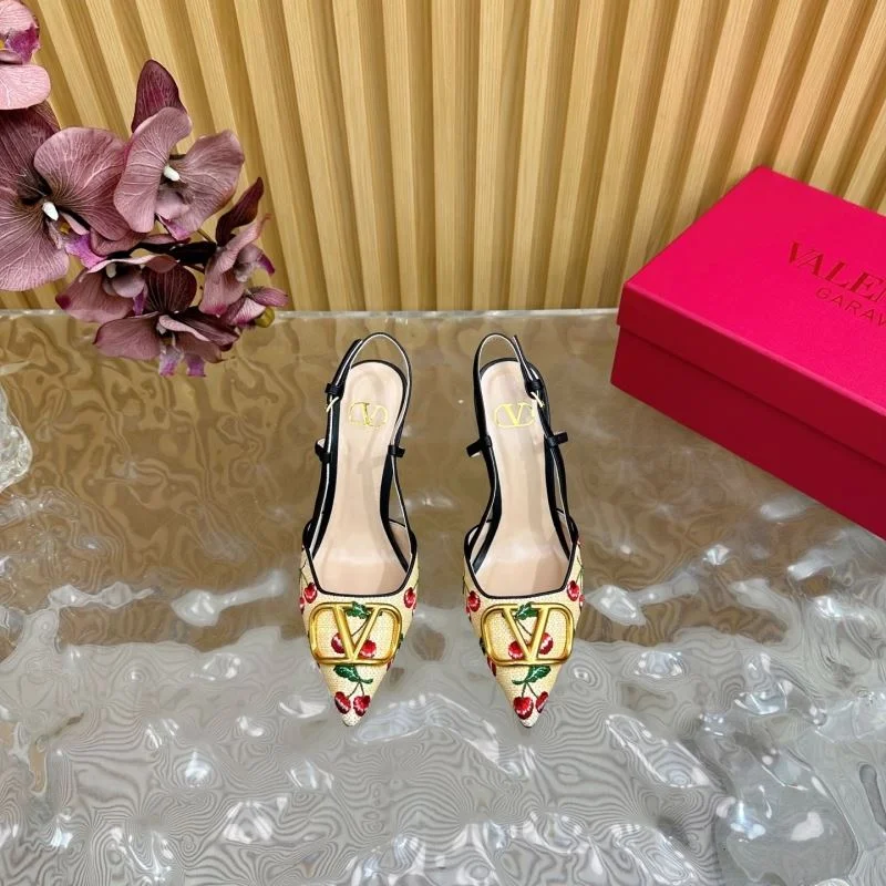 Cozy Valentino Sandals 36367