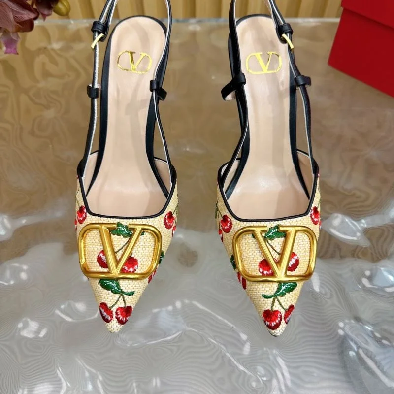 Cozy Valentino Sandals 36367
