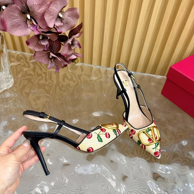 Cozy Valentino Sandals 36367