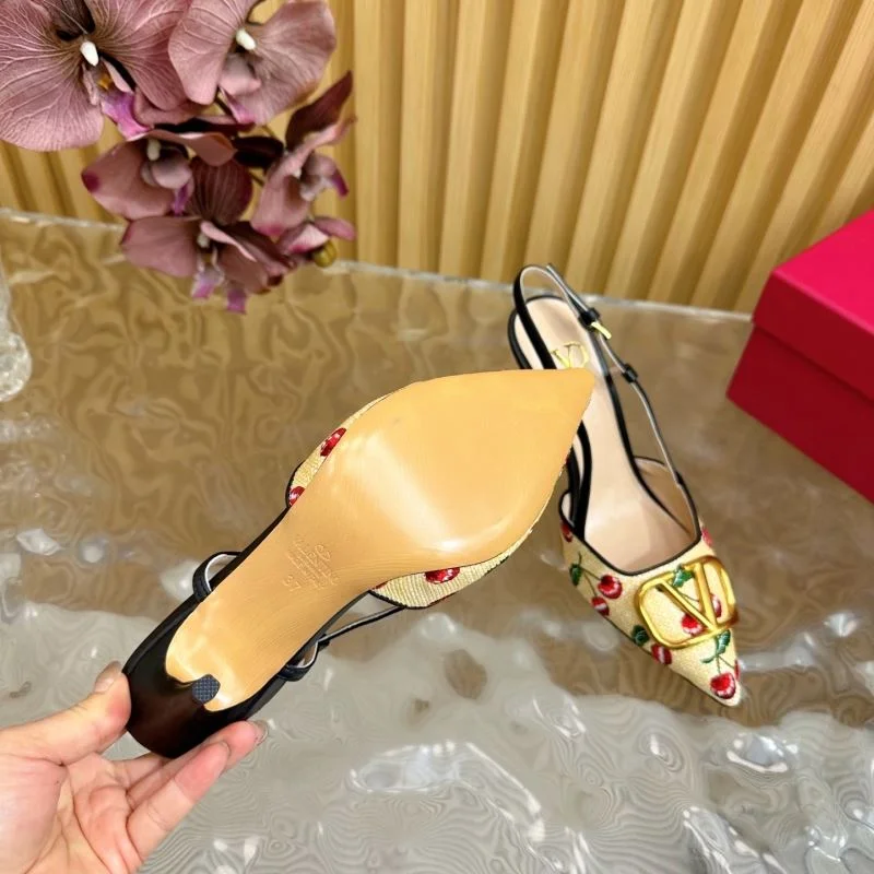 Cozy Valentino Sandals 36367