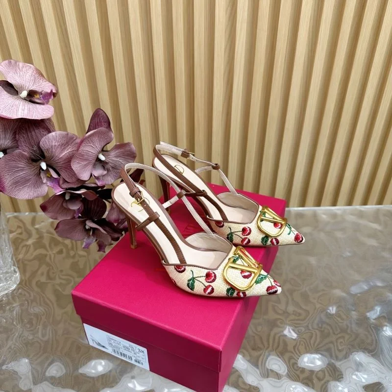Popular Valentino Sandals 36362