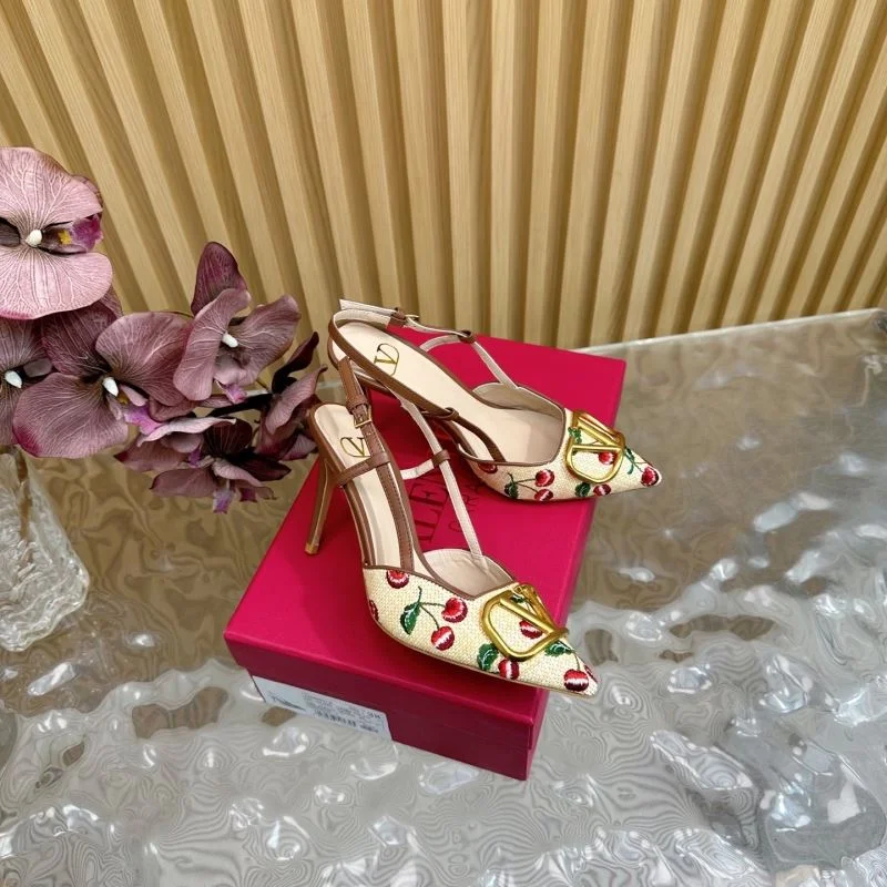 Popular Valentino Sandals 36362