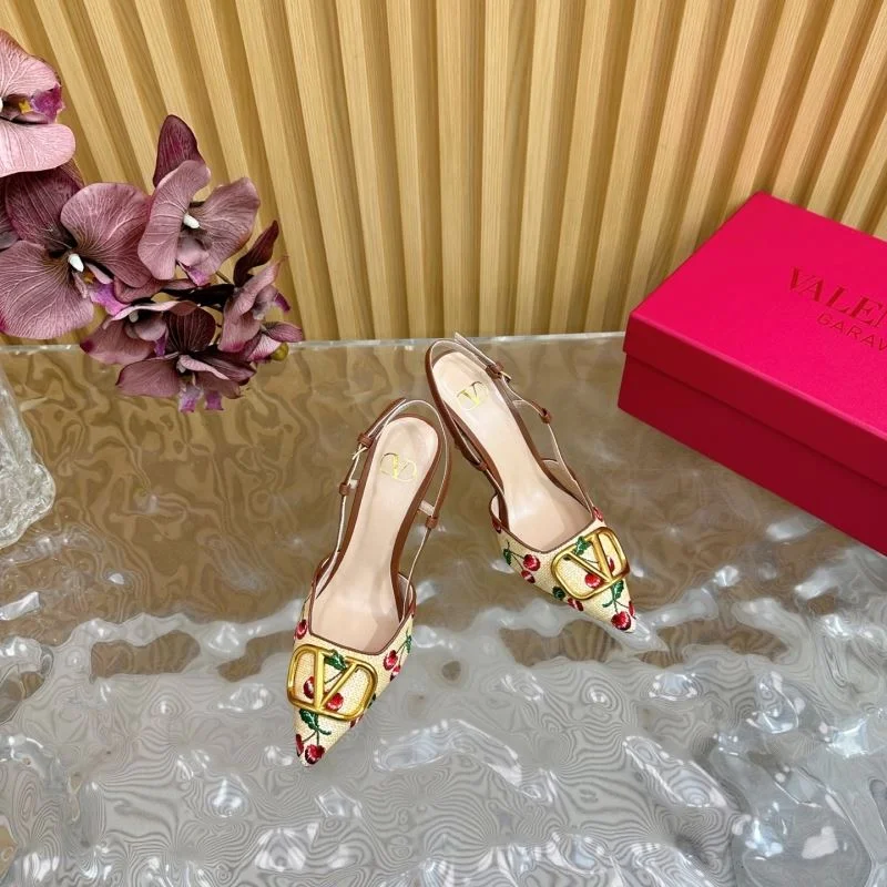 Popular Valentino Sandals 36362