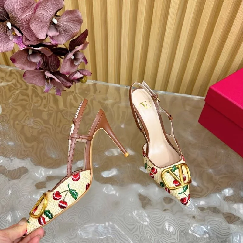 Popular Valentino Sandals 36362