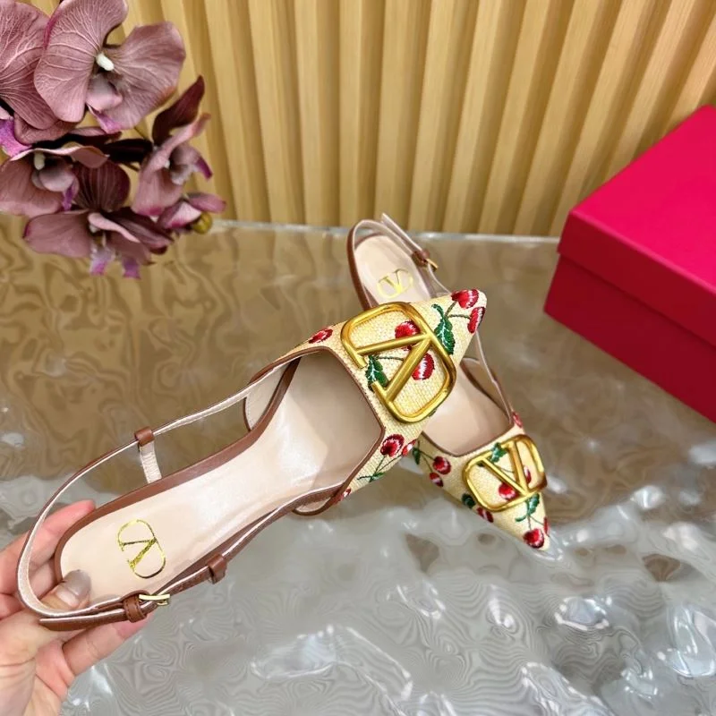 Popular Valentino Sandals 36362