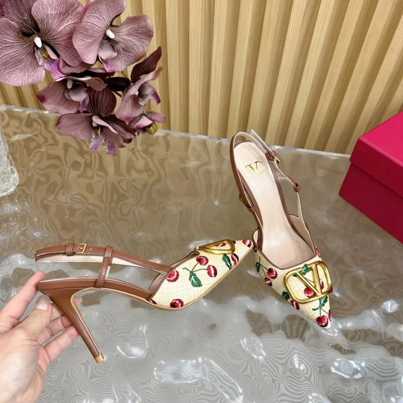 Popular Valentino Sandals 36362
