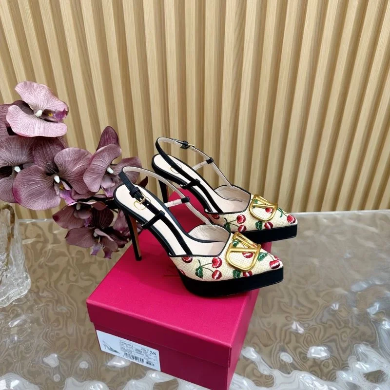 Durable Valentino Sandals 36363